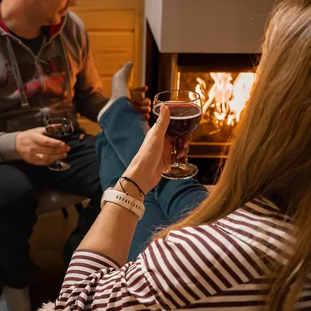 شقة Beskidzki Zakatek - Przytulny Z Balia I Kominkiem, Idealny Na Relaks I Ucieczke Od Miasta أوسترون